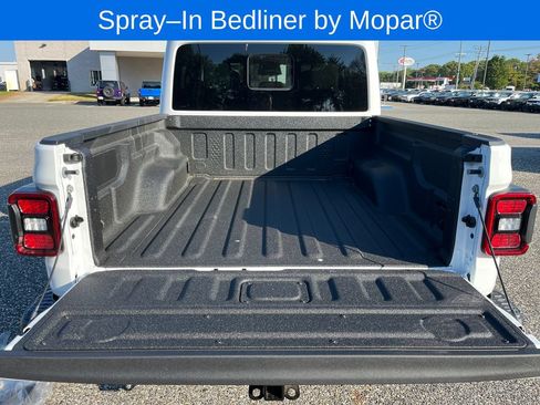 New 2026 Jeep Gladiator Mojave AWD/4WD image 28