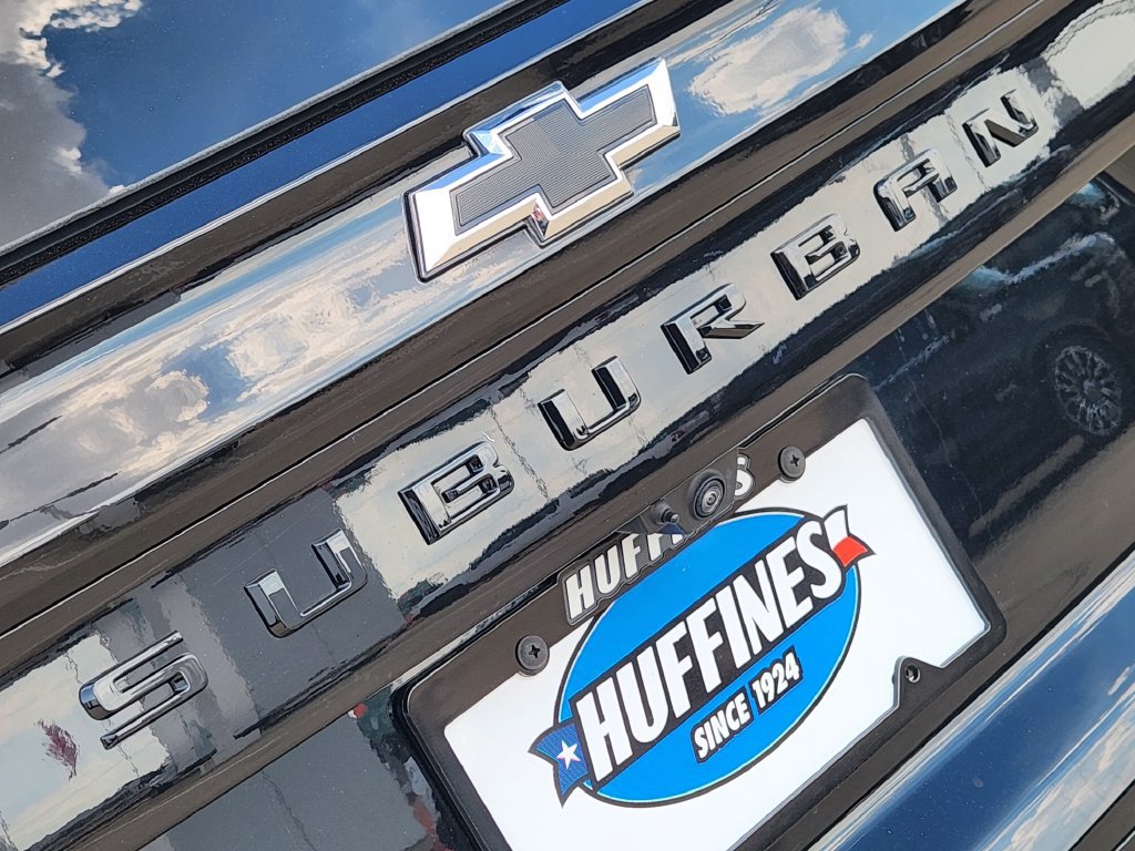 Used 2025 Chevrolet Suburban Z71 AWD/4WD image 12