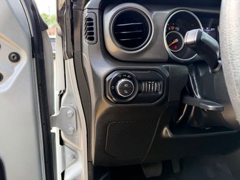 Used 2022 Jeep Gladiator Sport AWD/4WD image 23