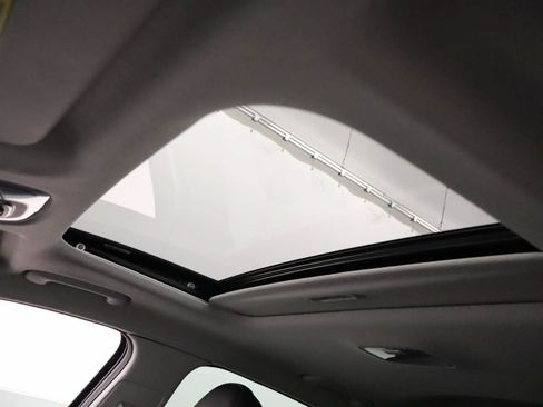 Used 2022 Hyundai Elantra Limited FWD image 18