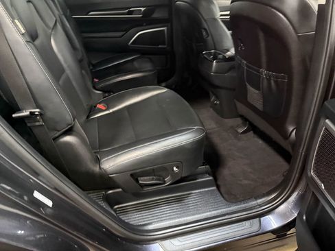 Used 2025 Kia Telluride S AWD/4WD image 64