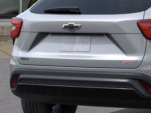 New 2026 Chevrolet Trax RS w/ Sunroof Package FWD image 14