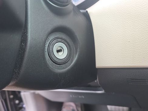 Used 2020 Toyota Corolla LE FWD image 22