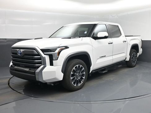 Used 2024 Toyota Tundra Limited w/ Power Package RWD image 22