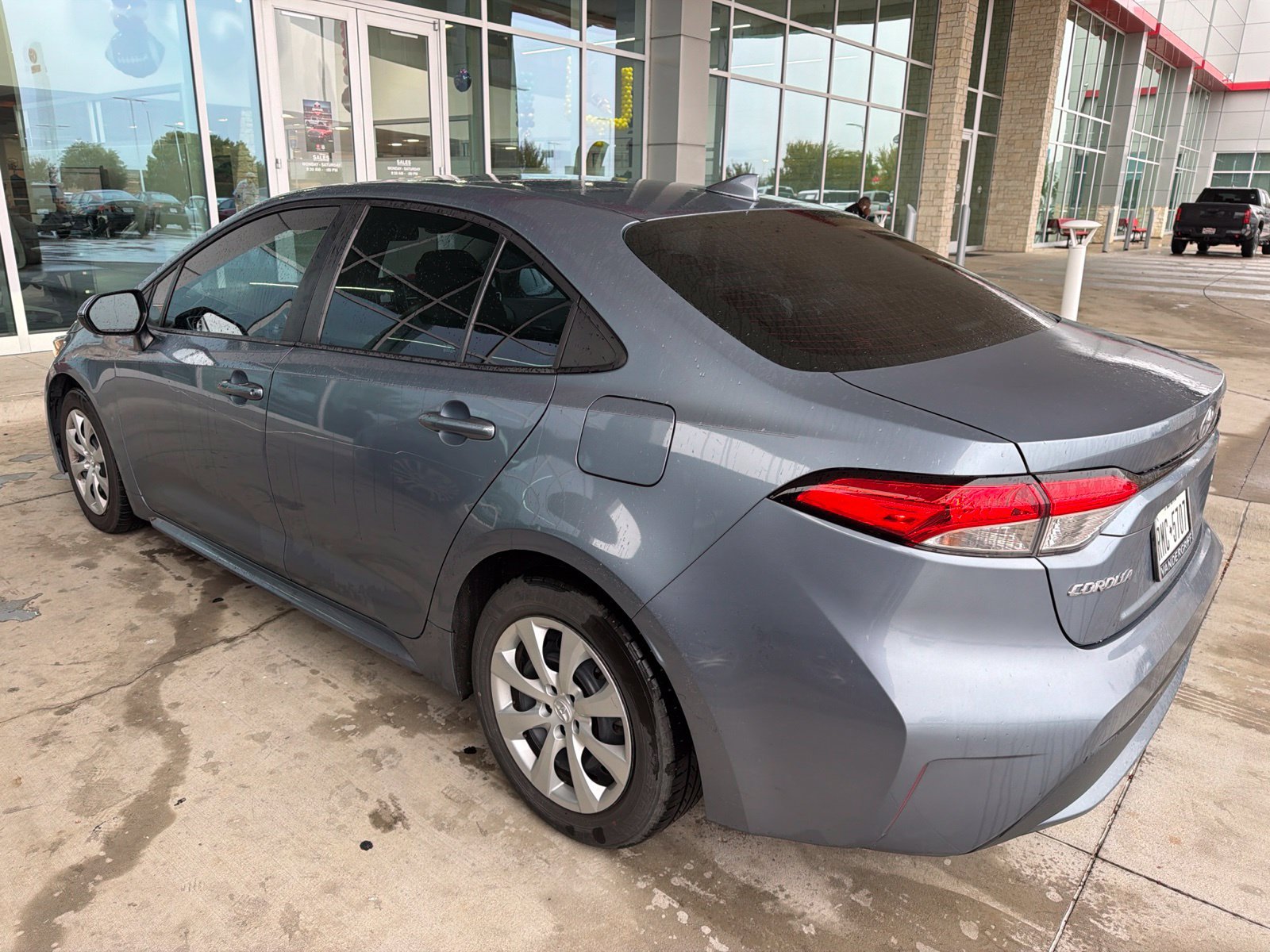Used 2021 Toyota Corolla LE FWD image 11