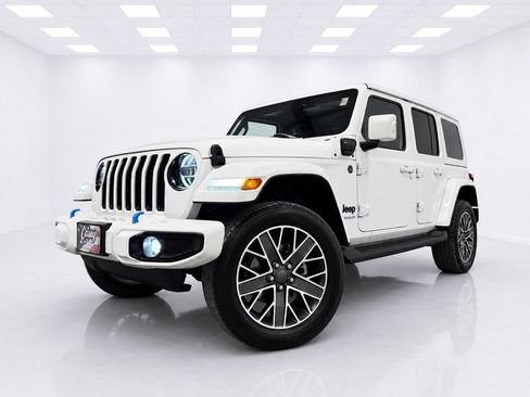 Used 2022 Jeep Wrangler Unlimited Sahara AWD/4WD image 4