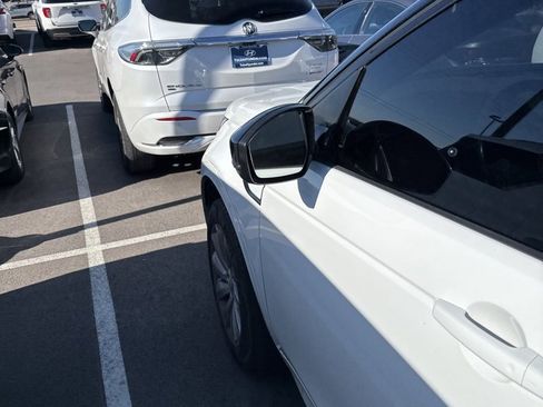 Used 2020 Land Rover Discovery Sport SE R-Dynamic image 9