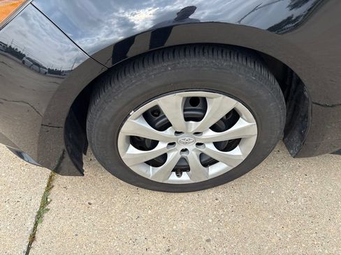 Used 2025 Toyota Corolla LE FWD image 10