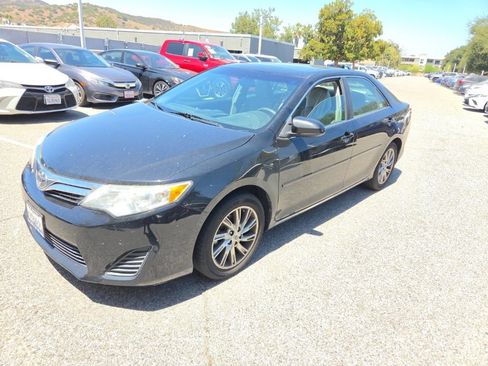 Used 2012 Toyota Camry LE FWD image 1