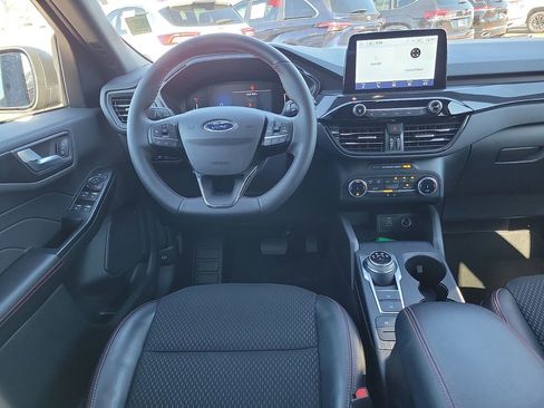 Used 2025 Ford Escape ST-Line image 8