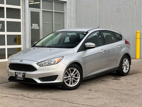 Used 2017 Ford Focus SE image 1