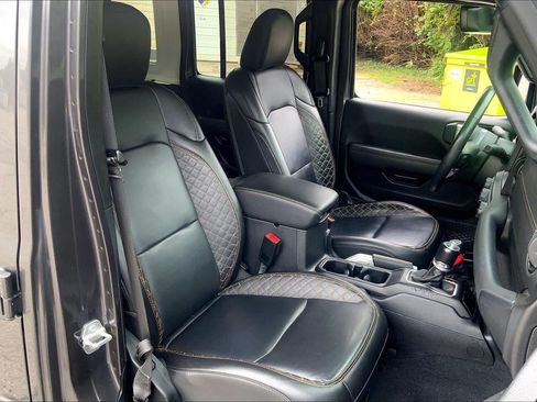 Used 2021 Jeep Wrangler Unlimited Sahara AWD/4WD image 7