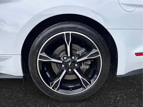 Used 2016 Ford Mustang GT Premium w/ Equipment Group 401A RWD image 13