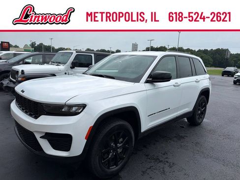 Used 2025 Jeep Grand Cherokee Altitude AWD/4WD image 1