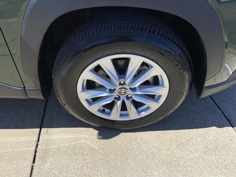 Used 2022 Toyota Corolla Cross LE FWD image 32
