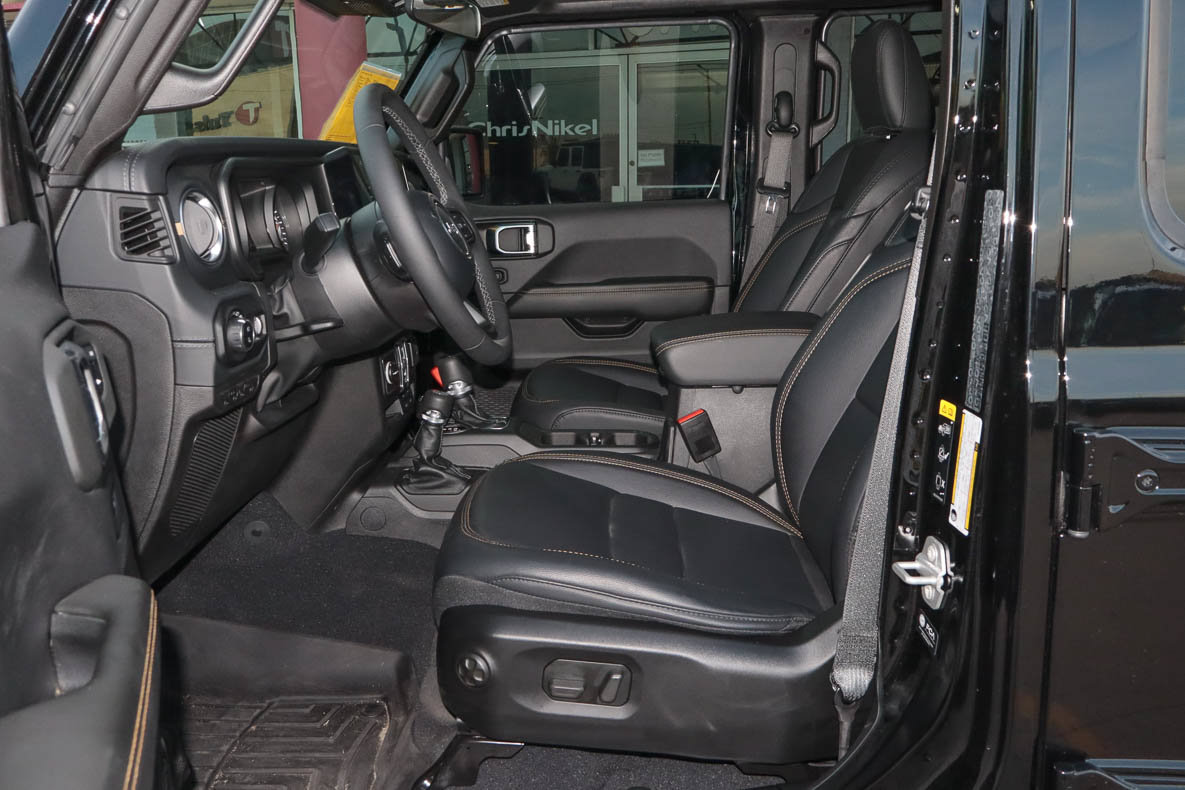 Used 2025 Jeep Gladiator Sport AWD/4WD image 7