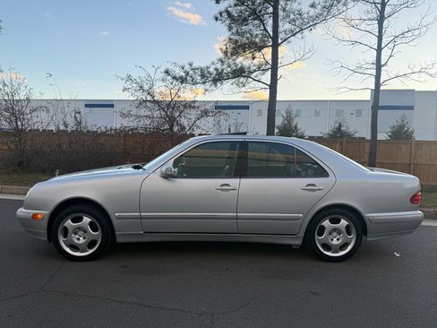 Used 2000 Mercedes-Benz E 430 Sedan image 8