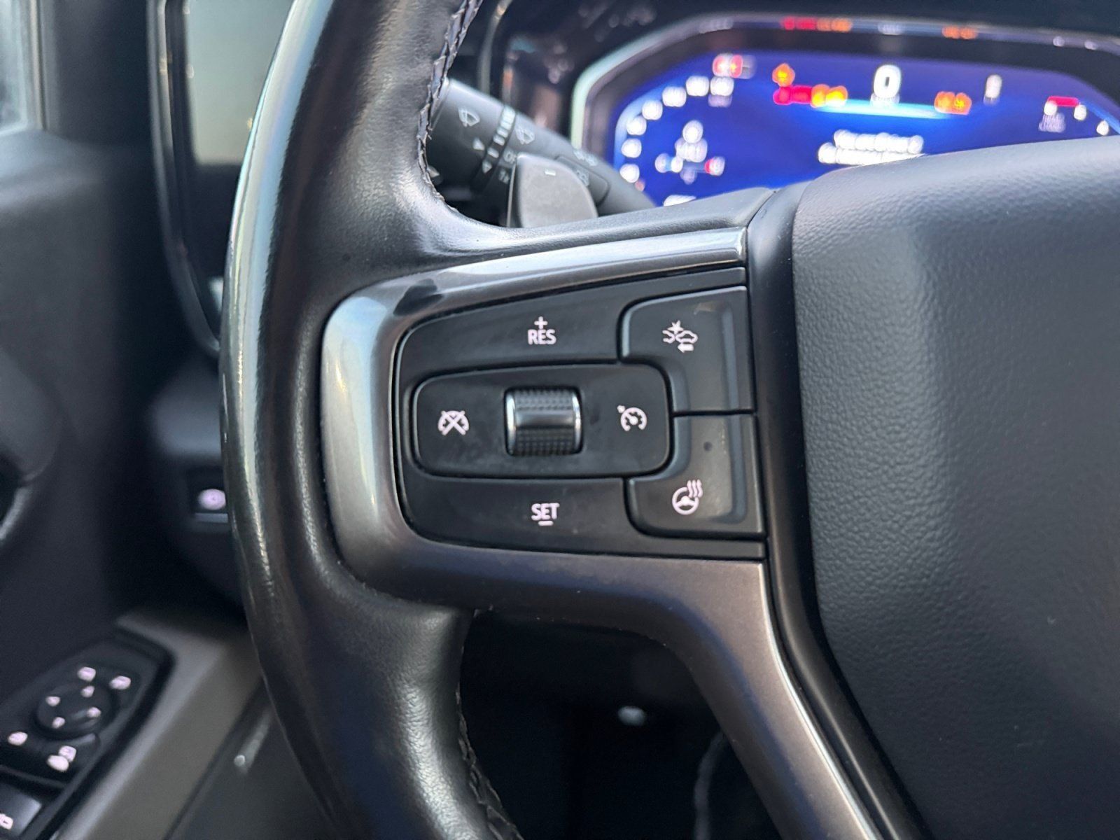 Used 2024 Chevrolet Silverado 1500 ZR2 AWD/4WD image 19