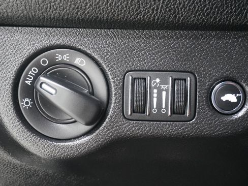Used 2019 Dodge Challenger SXT RWD image 20