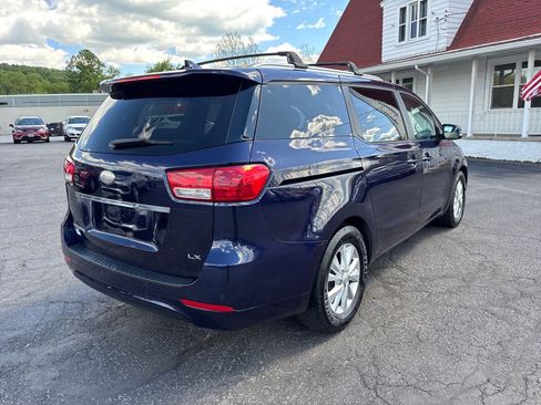 Used 2018 Kia Sedona LX w/ LX Essentials Premium Package FWD image 7