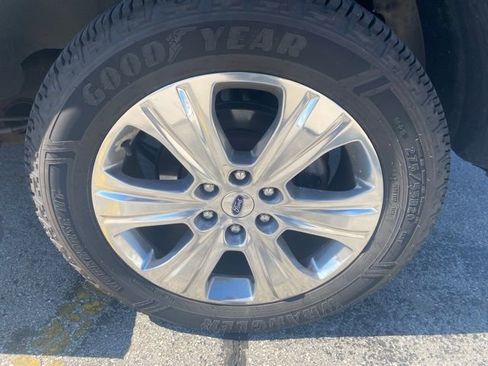 Used 2016 Ford Expedition Platinum image 9