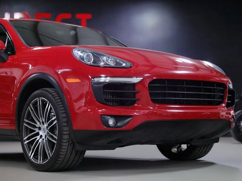 Used 2018 Porsche Cayenne S image 2
