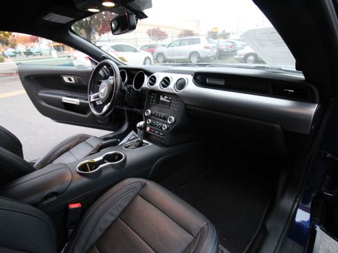 Used 2019 Ford Mustang GT image 33