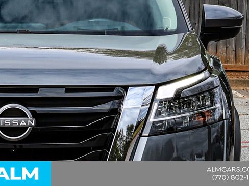 Used 2024 Nissan Pathfinder Platinum image 15