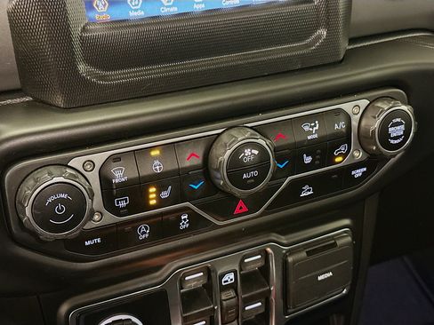 Used 2022 Jeep Wrangler Unlimited Sport AWD/4WD image 23