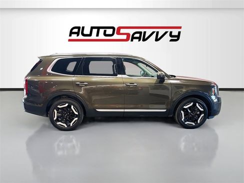 Used 2023 Kia Telluride S w/ S Sunroof Package image 8