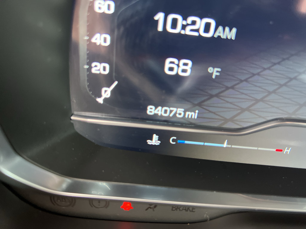 Used 2023 GMC Yukon AT4 w/ Technology Package AWD/4WD image 18