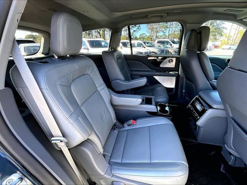 Used 2021 Lincoln Aviator Reserve w/ Equipment Group 201A image 18