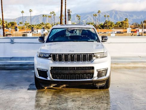 Used 2024 Jeep Grand Cherokee L Limited w/ Luxury Tech Group II image 3