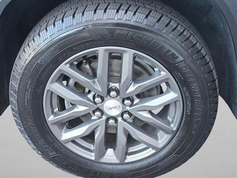 Used 2018 GMC Acadia SLT image 23