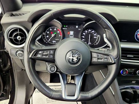 Used 2023 Alfa Romeo Stelvio Veloce image 14