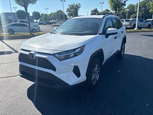 Used 2023 Toyota RAV4 XLE FWD image 4