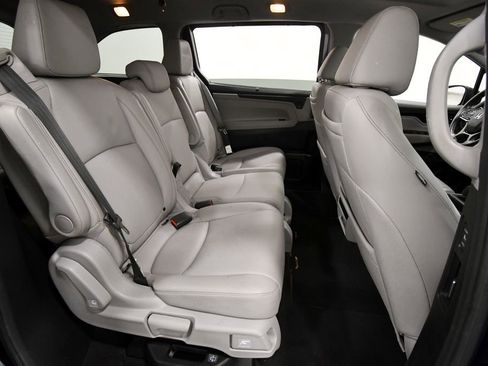 Certified 2023 Honda Odyssey Touring image 18