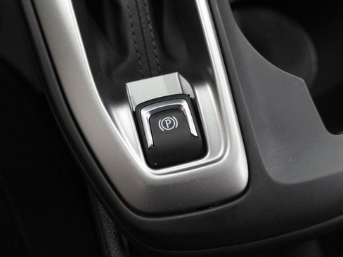 Used 2025 Chevrolet Trax LS FWD image 19