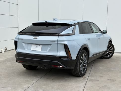 Certified 2024 Cadillac Lyriq Sport AWD/4WD image 7