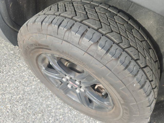 Used 2022 GMC Acadia AT4 w/ Technology Package AWD/4WD image 10