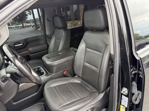 Used 2022 GMC Sierra 2500 Denali w/ Denali Black Diamond Edition AWD/4WD image 13