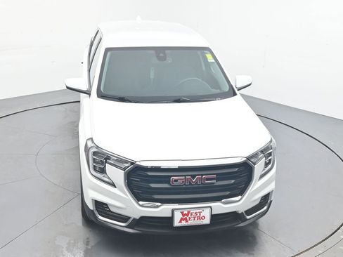 Certified 2024 GMC Terrain SLE image 4