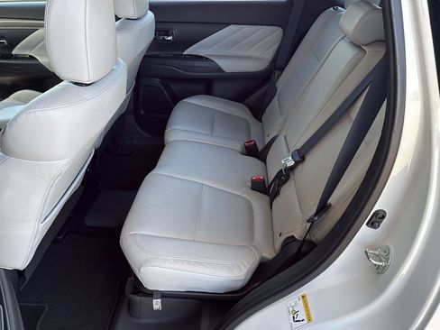 Used 2019 Mitsubishi Outlander GT AWD/4WD image 24