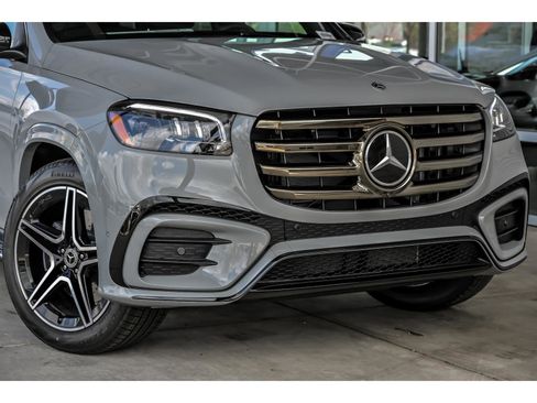 New 2026 Mercedes-Benz GLS 450 4MATIC image 2