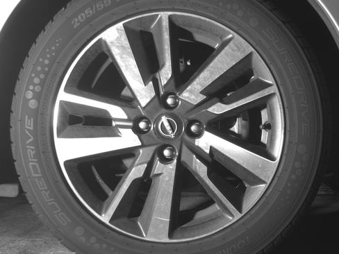 Used 2025 Nissan Versa SV image 13