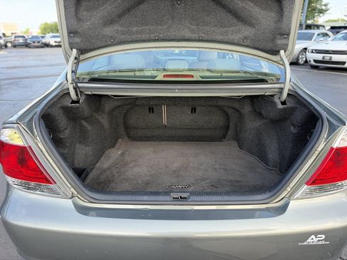 Used 2005 Toyota Camry LE FWD image 20