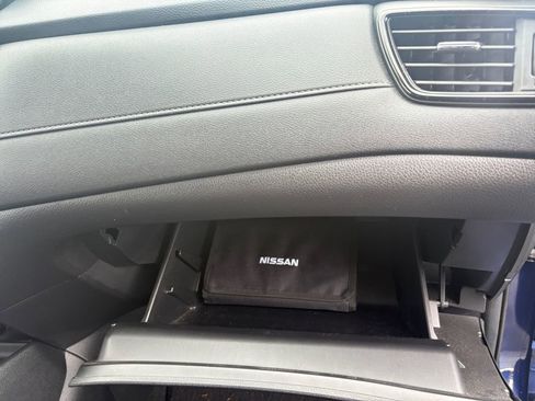 Used 2019 Nissan Rogue SV w/ Premium Package image 26