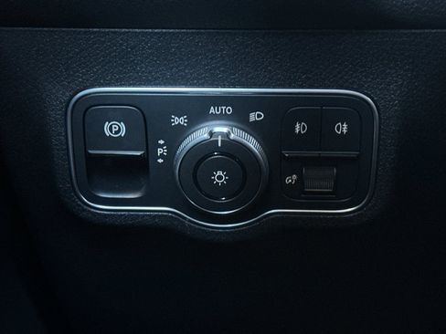 Certified 2026 Mercedes-Benz GLB 250 image 32