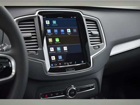 Used 2023 Volvo XC90 B5 Core w/ Protection Package Premier image 21