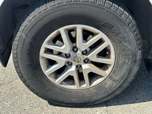 Used 2018 Nissan Frontier SV AWD/4WD image 16
